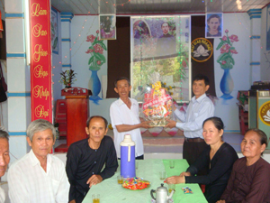 Kien Giang provincial Religious Committee visits local Hoa Hao Buddhist Executive Committees 